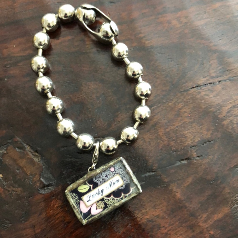 Beaded bracelet with mom charm